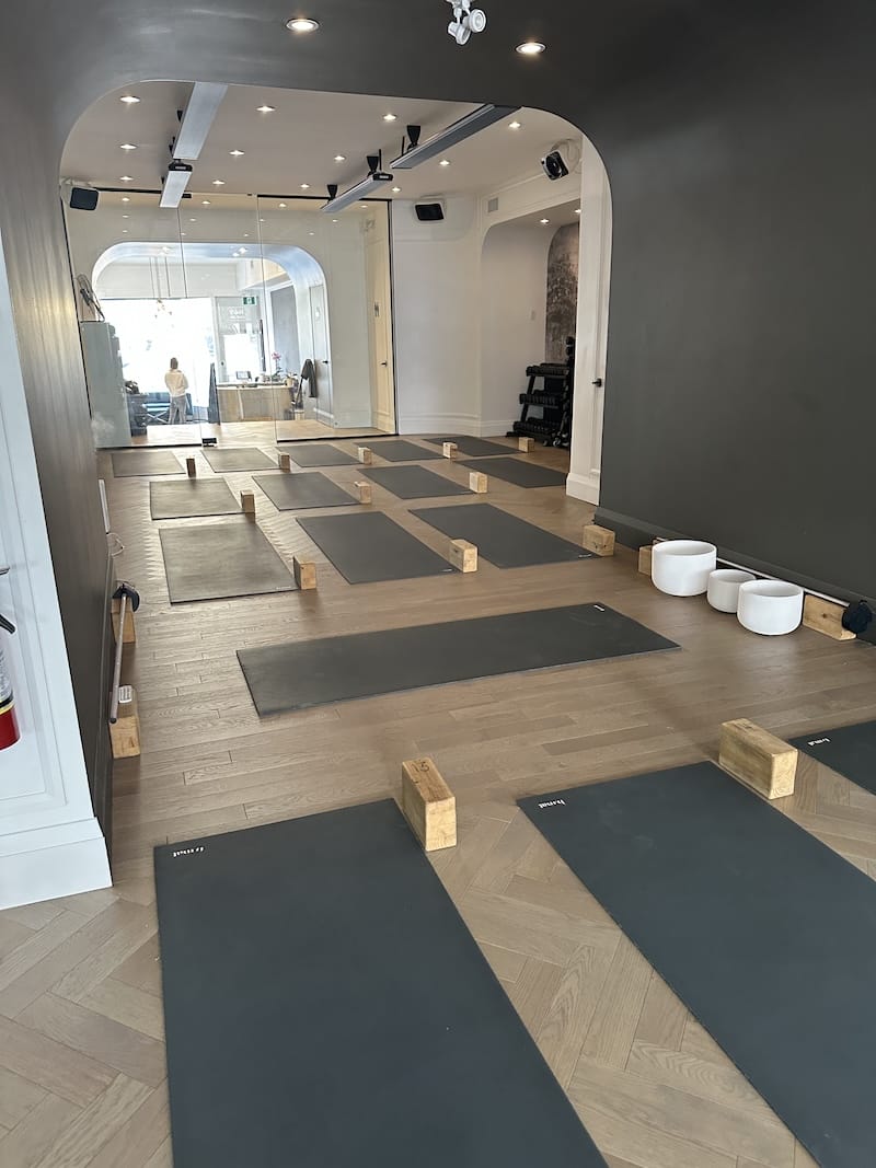 seven yoga bayview toronto studio front